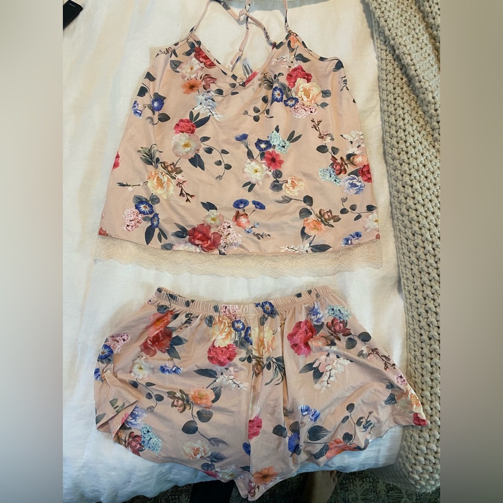 Flora nikrooz floral pajama set